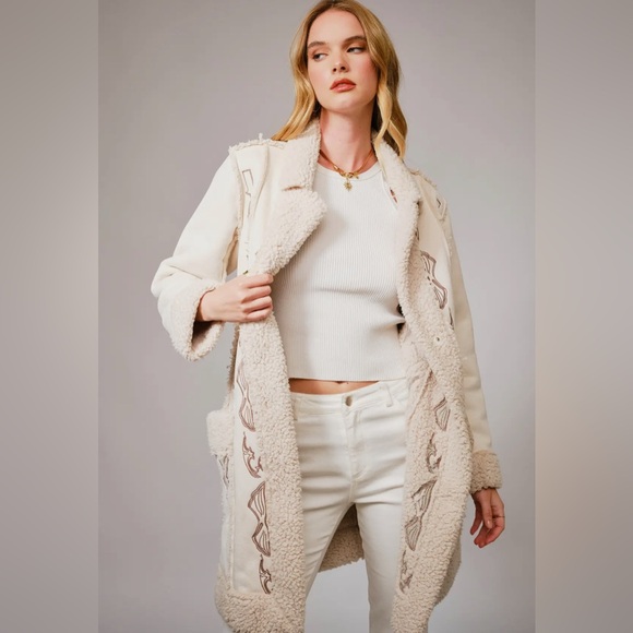 NEW blue b Cream Suede Sherpa Embroidered Western Stitch Long Warm Comfy Jacket - Picture 2 of 7